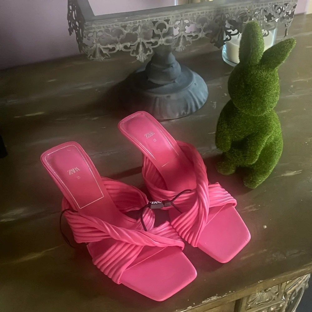Zara solid pink color square toe dress pump heeled sandal - Picture 1 of 4